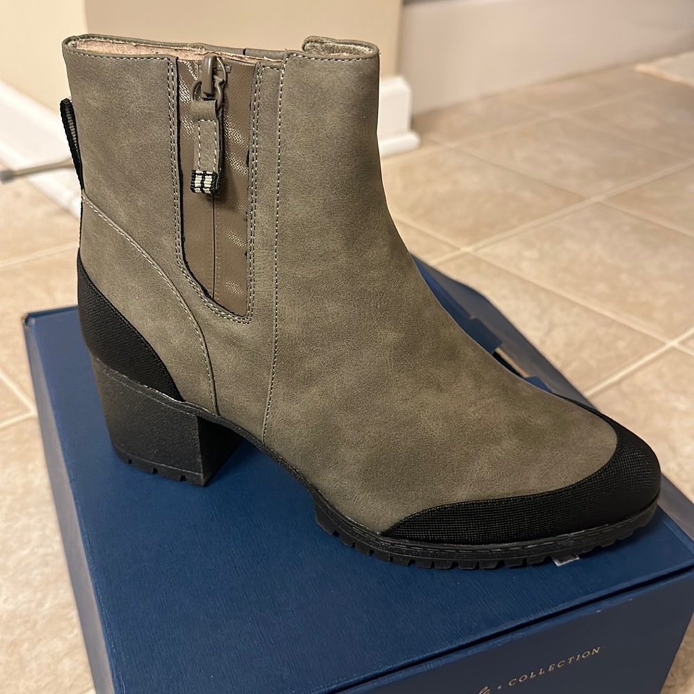 Dr. Scholl’s brand new olive green boots
